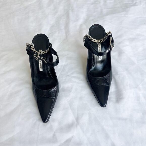 Manolo Blahnik Pointy Toe’d Black Pumps with Silver Chain Ankle Strap and Buckle - Picture 4 of 8